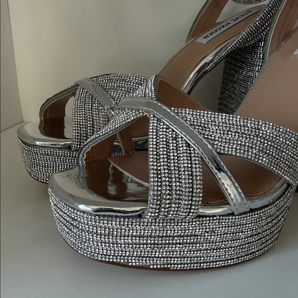 STEVE MADDEN Silver Sparkle Platform Block Heel Sandals